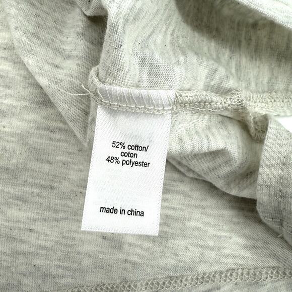 Maurices Shirt Womens 0X Short Sleeve Gray “Love Is In The Air” Graphic-T New! - Picture 7 of 8